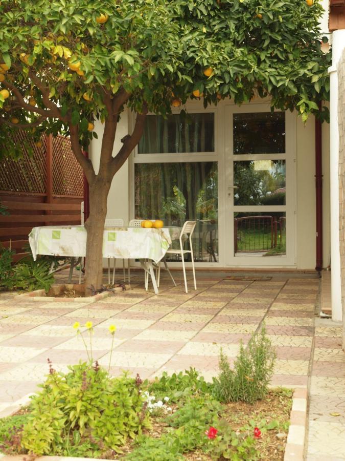 Hotel Moon-Light Studio Larnaka Exterior foto